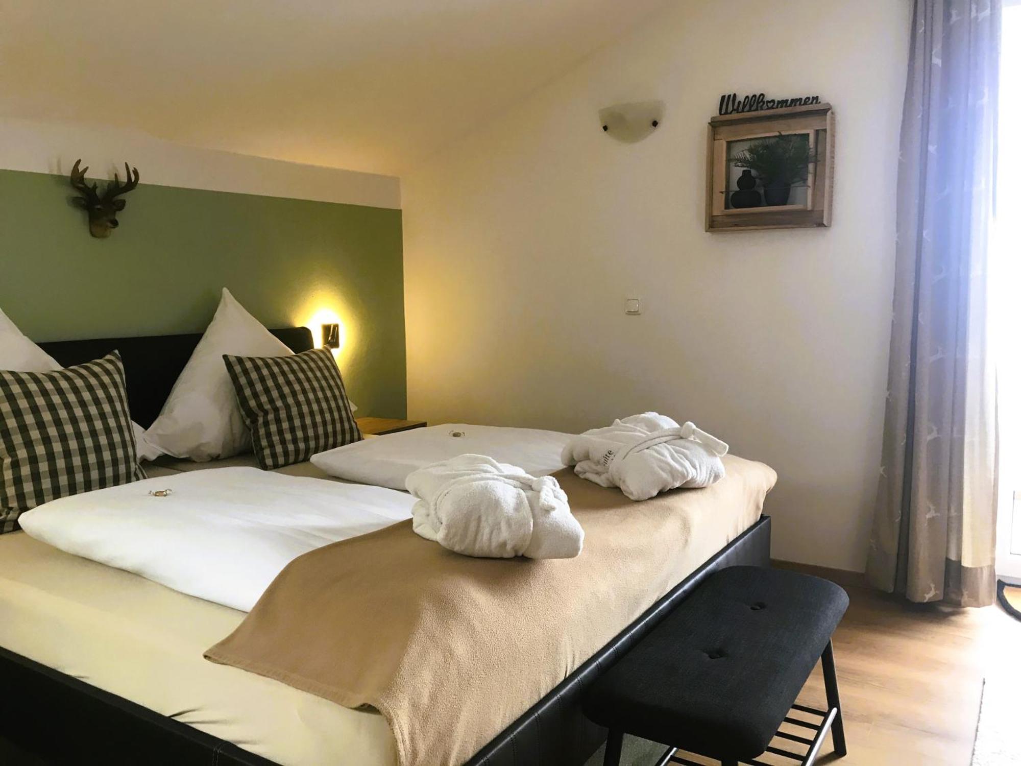 Zur Neuen Post Landgasthof Herzogsreut ภายนอก รูปภาพ
